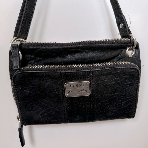SOLD - Vintage Y2K genuine leather Fossil mini crossbody wallet bag - Picture 1 of 7